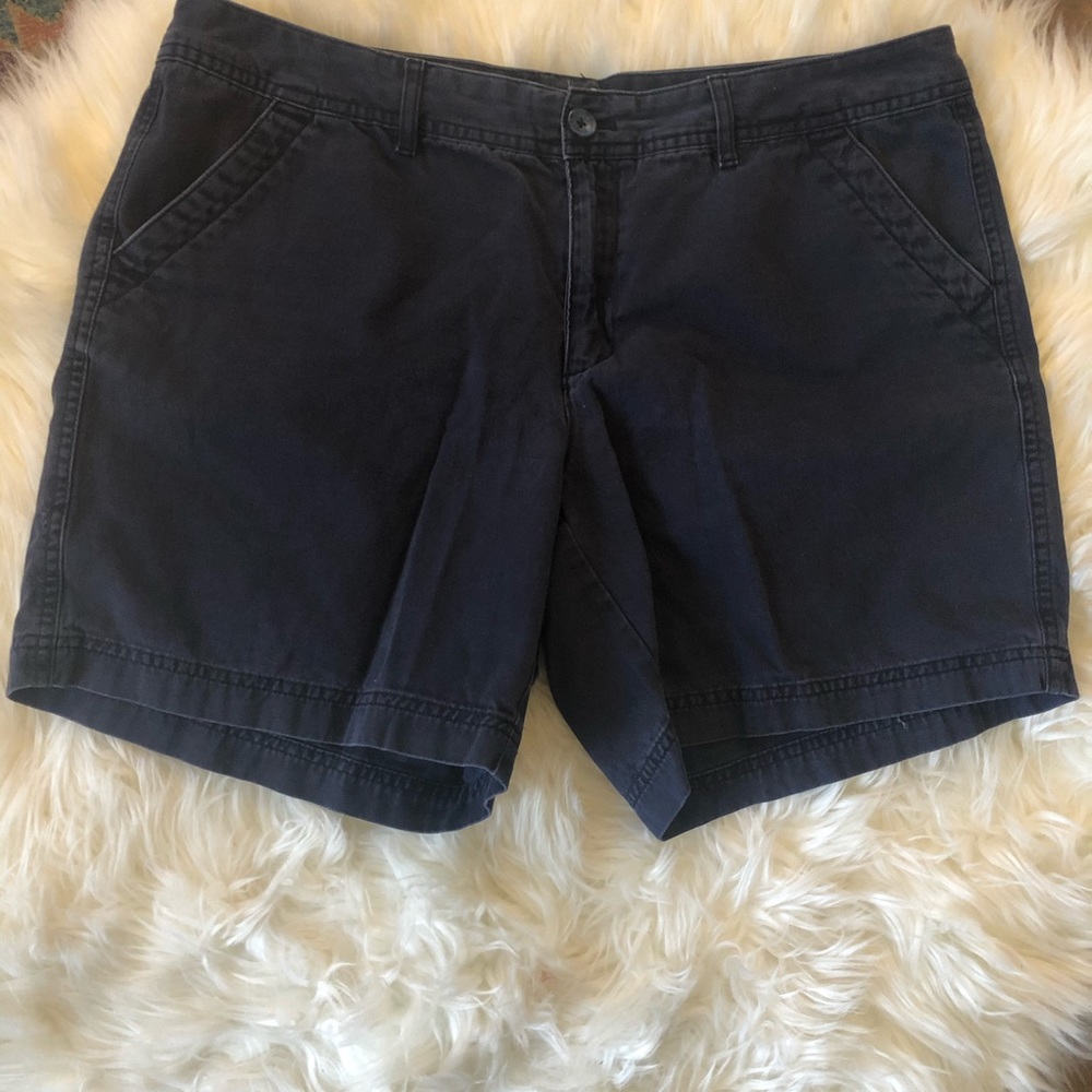 Eddie Bauer navy mid rise shorts
